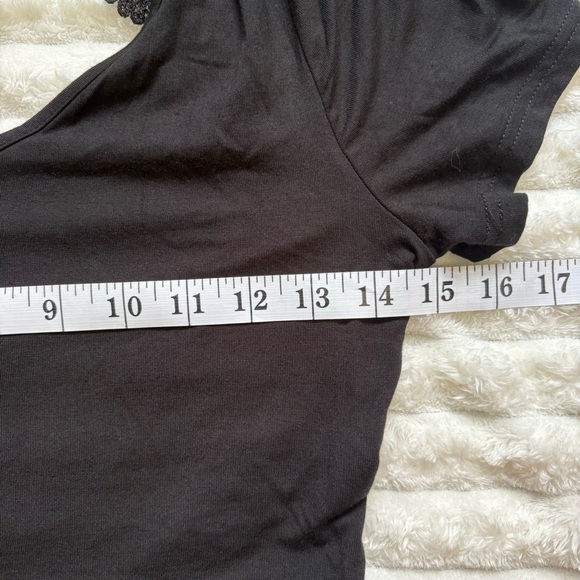 3/25$ Shein Cropped Short Sleeve Tee With Open Back Tie Black Womens Medium - Picture 5 of 6